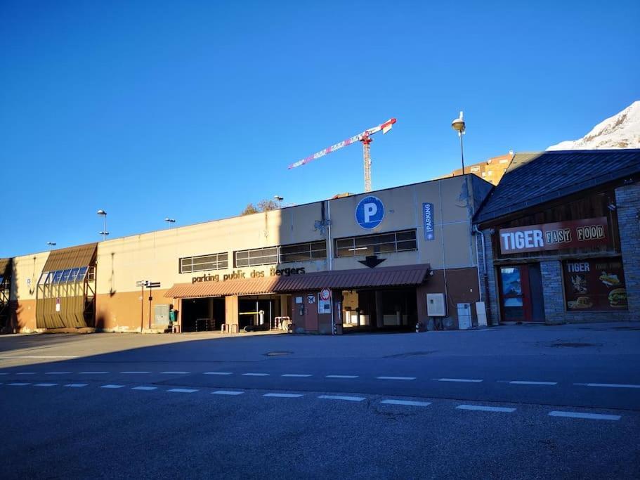 Au Pied Des Pistes Avec Parking Entierement Renove Lägenhet Huez Exteriör bild
