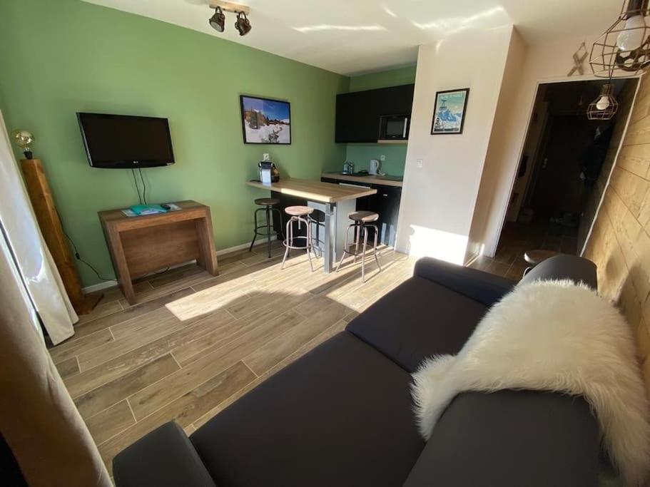 Au Pied Des Pistes Avec Parking Entierement Renove Lägenhet Huez Exteriör bild