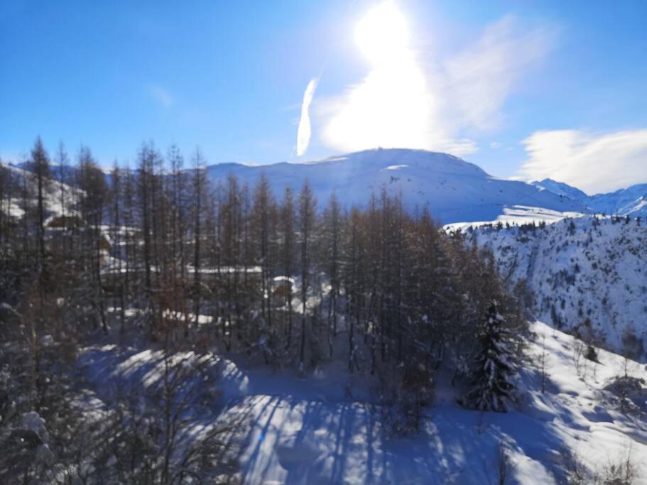 Au Pied Des Pistes Avec Parking Entierement Renove Lägenhet Huez Exteriör bild